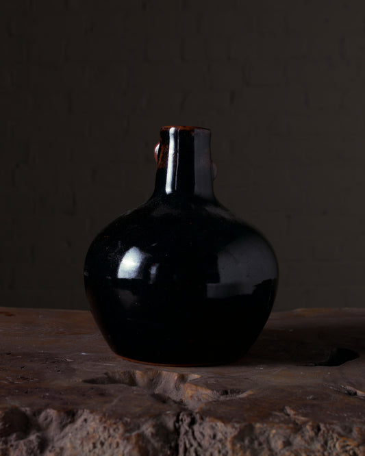 Japanese Sake vasel